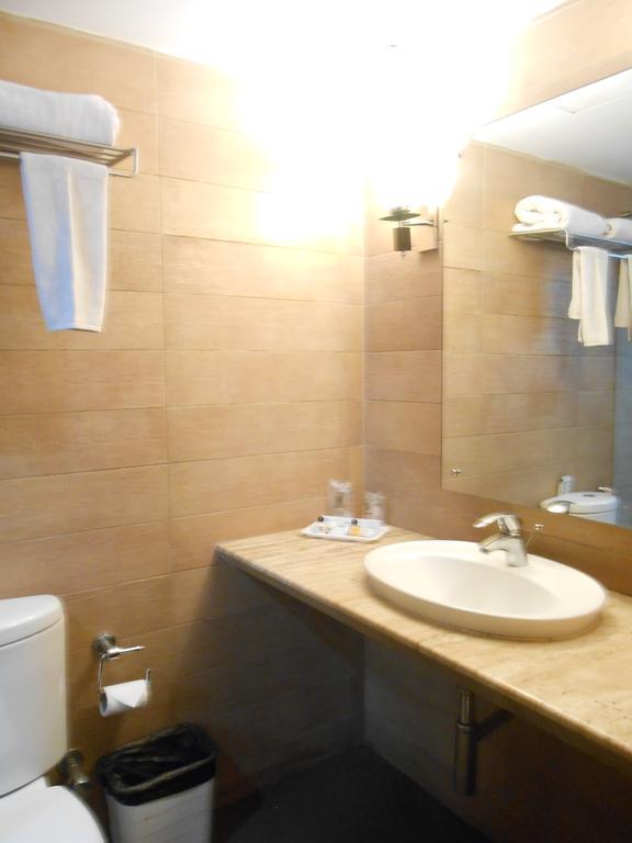 Hotel Metropole Kolkata Luaran gambar