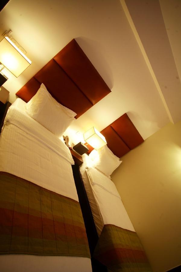 Hotel Metropole Kolkata Luaran gambar
