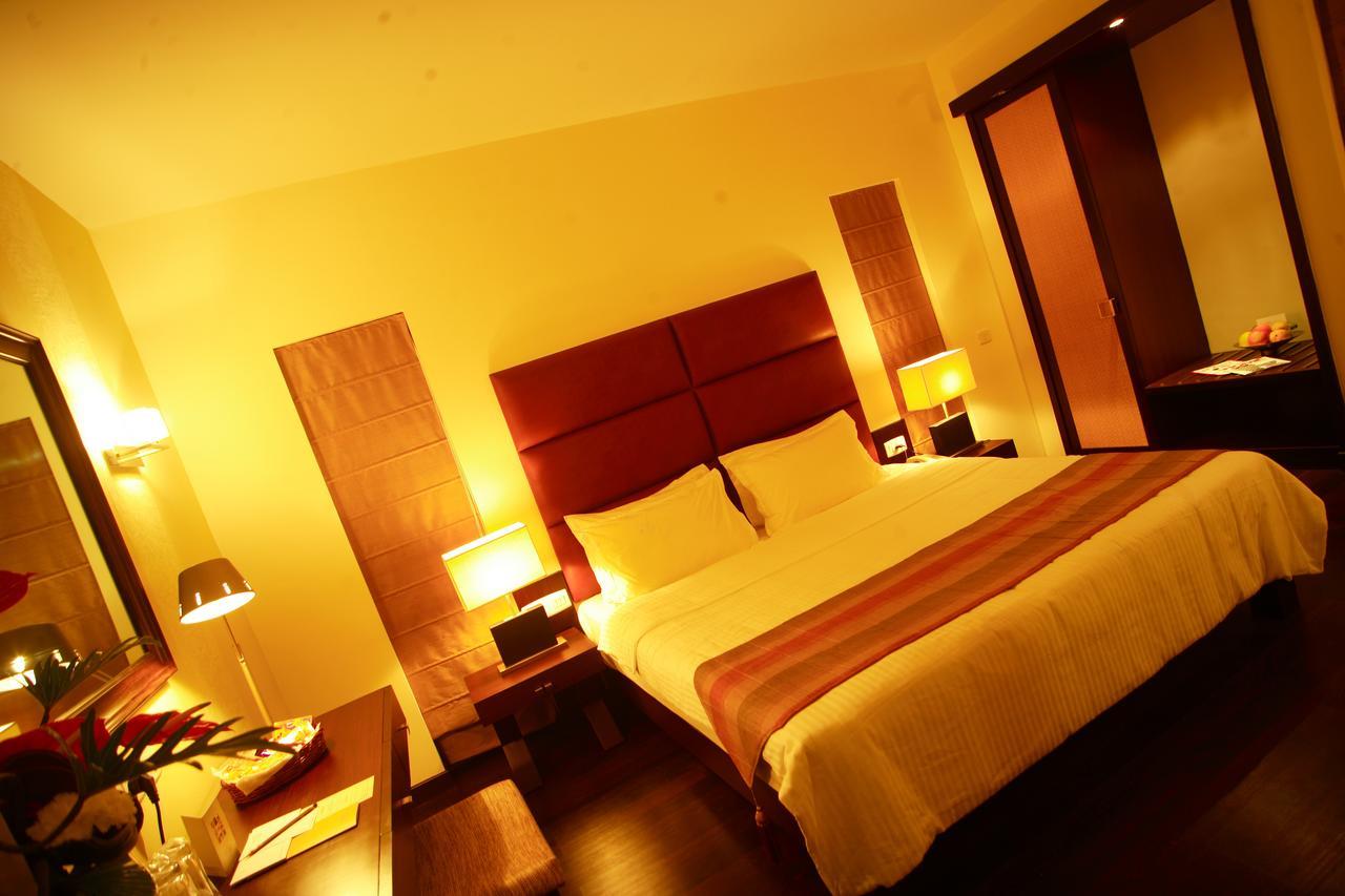 Hotel Metropole Kolkata Luaran gambar