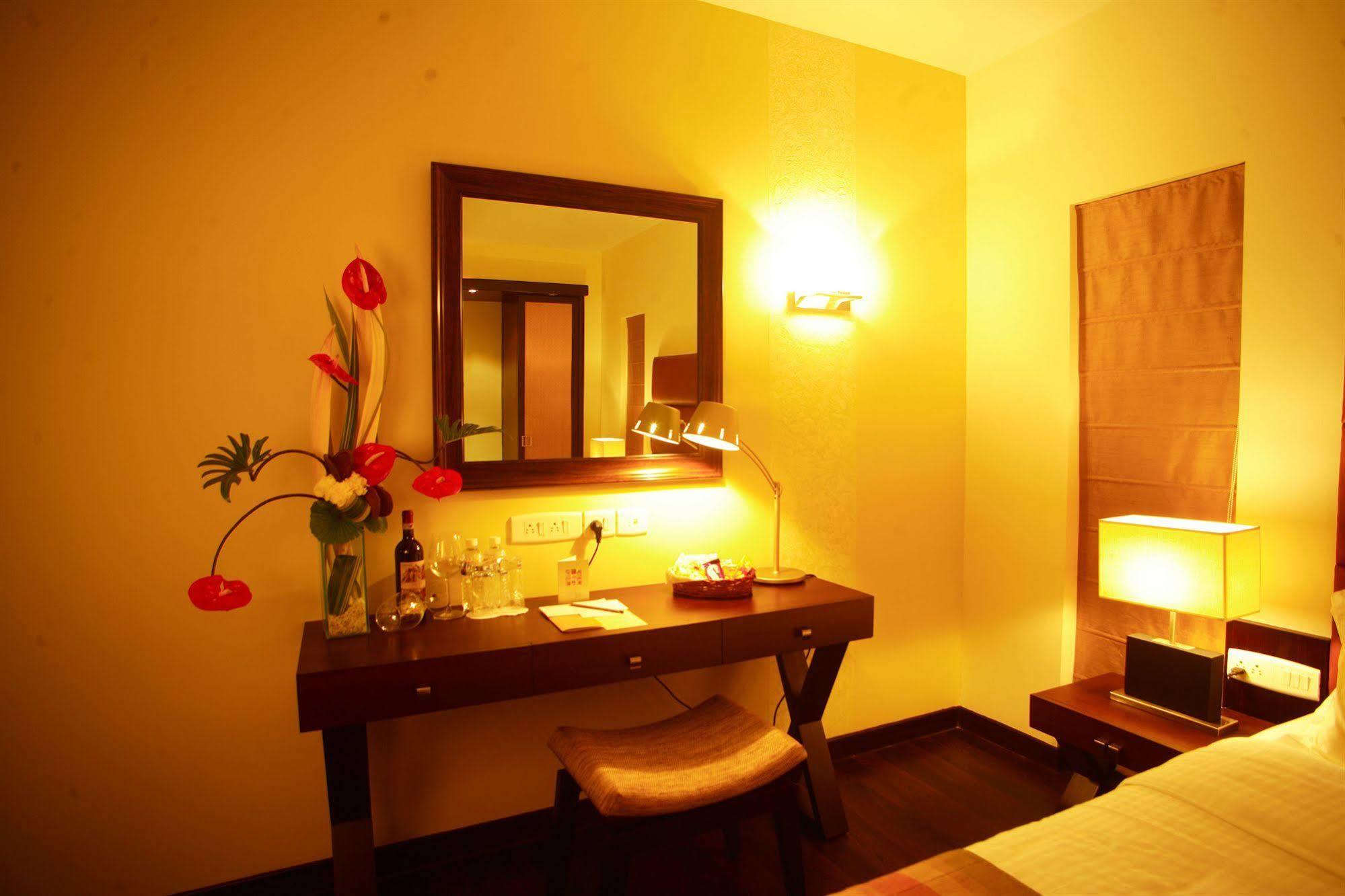 Hotel Metropole Kolkata Luaran gambar