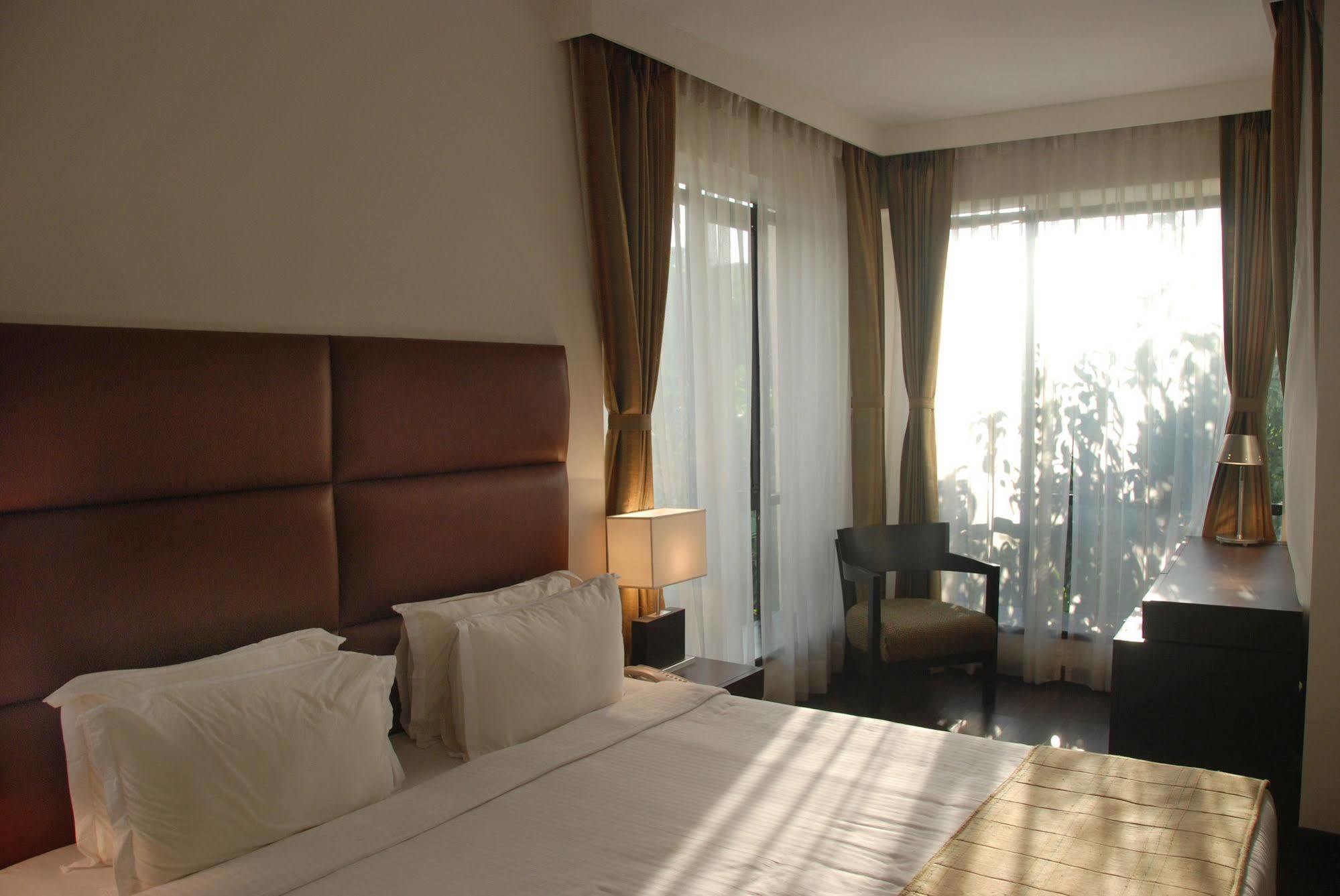 Hotel Metropole Kolkata Luaran gambar