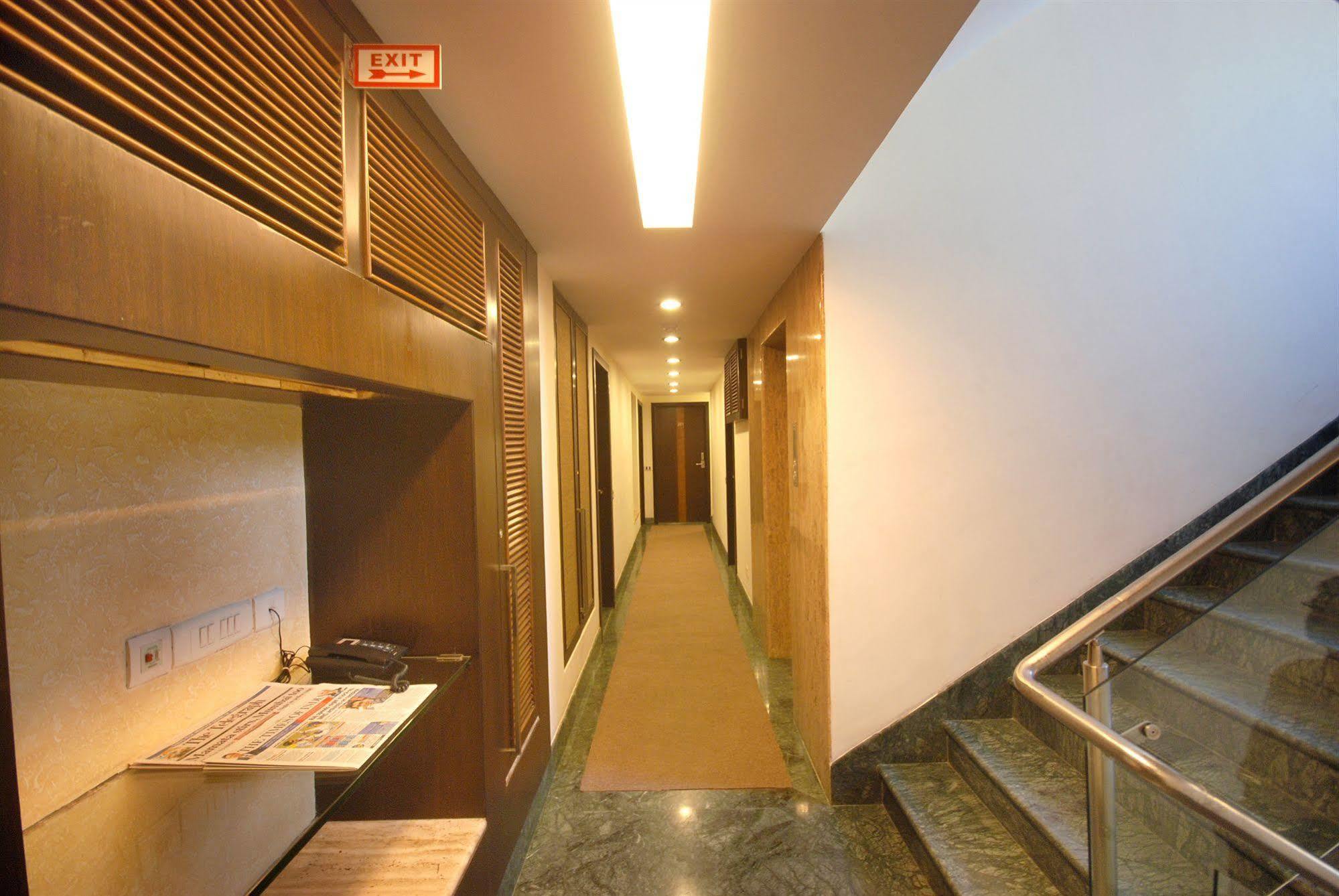 Hotel Metropole Kolkata Luaran gambar