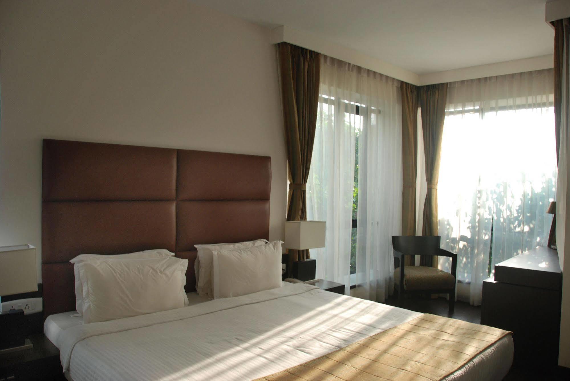Hotel Metropole Kolkata Luaran gambar