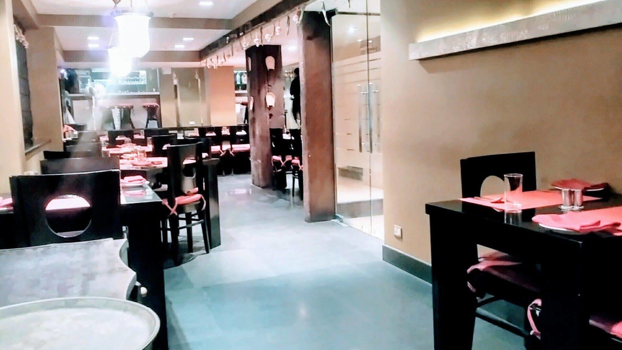 Hotel Metropole Kolkata Luaran gambar